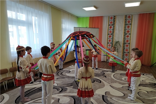 "В краю ста тысяч песен"