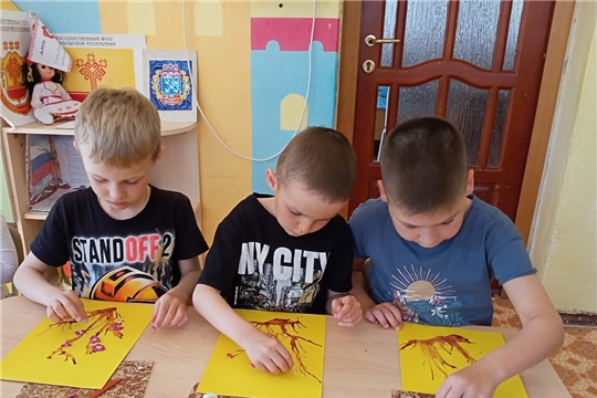 "Творческая мастерская": превращения кляксы..