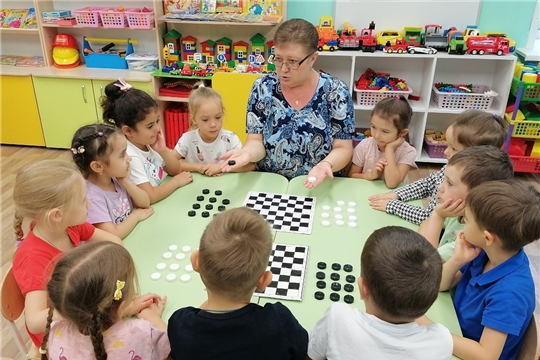 Учимся играть в шашки
