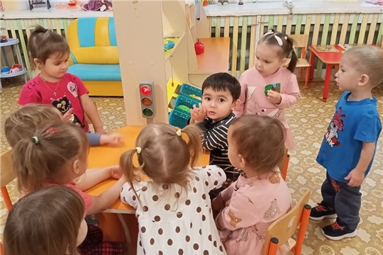 Малыши изучают ПДД