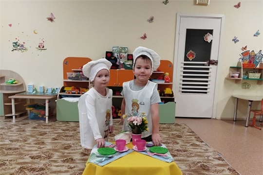 Если б не было посуды, нам пришлось бы очень худо.