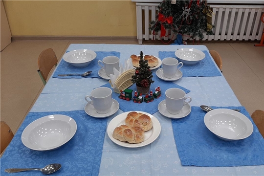 Сервировка праздничного стола.