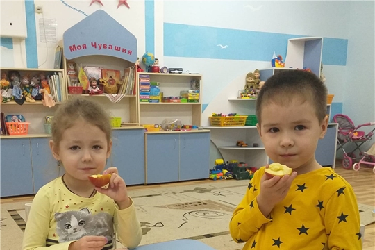 О пользе яблок в детском питании