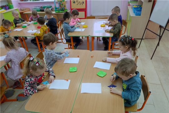 Аппликация "Воздушный змей"