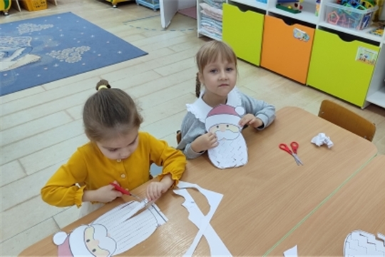 Зачем ребенку учиться вырезать?