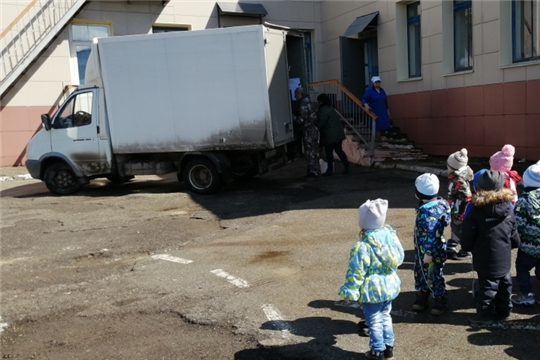 Малыши знакомятся с работой шофера