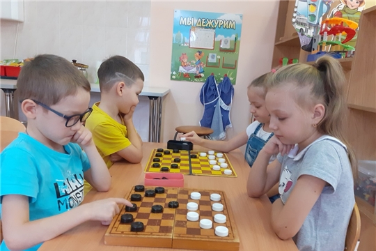 Играем в шашки