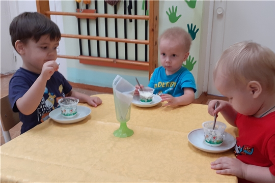 Йогурт – детское лакомство.