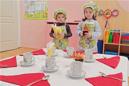 Мы дежурим по столовой!