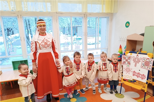 В гости к малышам пришла Илемби