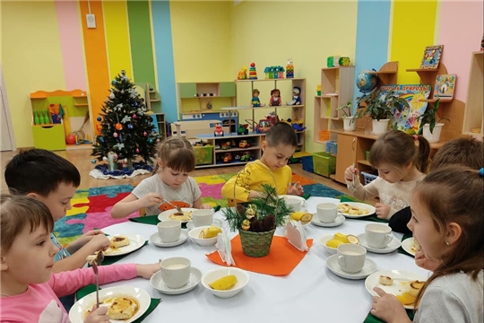Вкусные любимые сырники со сладкой подливой
