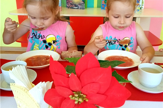 Борщ со сметаной на мясном бульоне