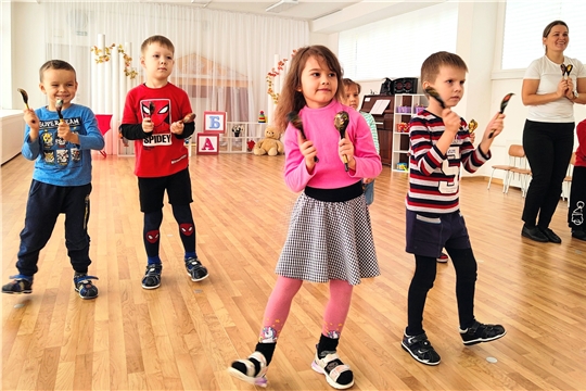 Танец с ложками