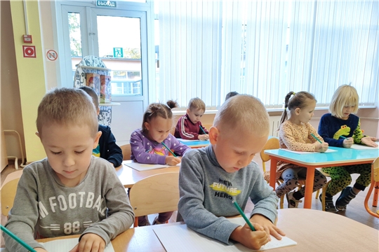 Школа королевы Геры. Изучение геометрических фигур