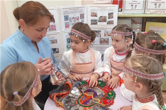 Знакомство с чувашской вышивкой