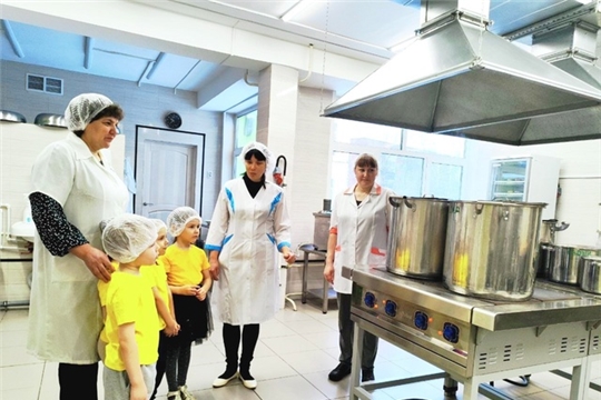 Экскурсия на пищеблок детского сада