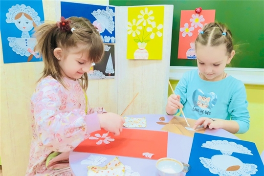 Аппликация из ажурных салфеток