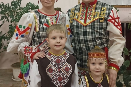 Моя семья в национальном костюме