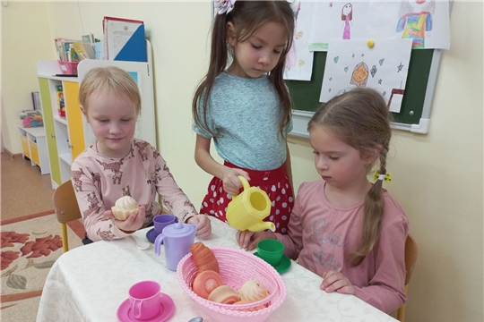 Воспитание у детей культуры поведения за столом