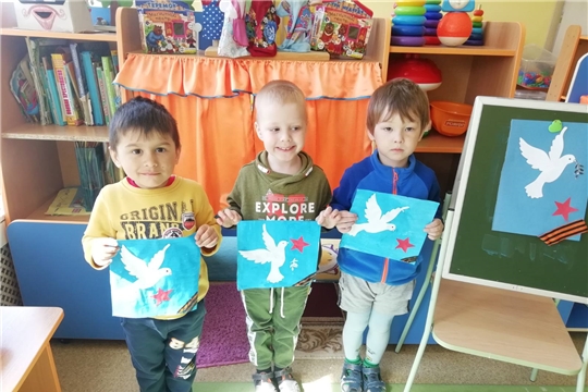 1 мая - праздник мира, весны и труда в нашем детском саду!