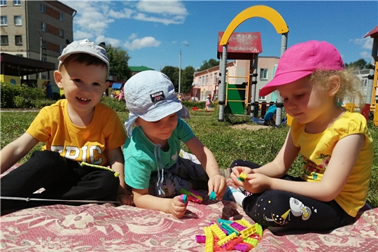 Игры летом, на свежем воздухе.