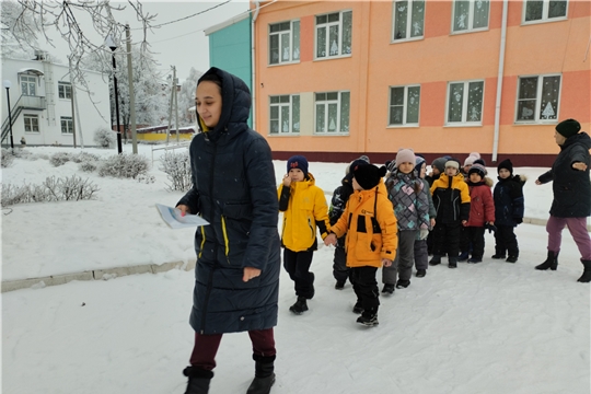 Учебная тренировочная эвакуация по отработке навыков действий в чрезвычайных ситуациях среди сотрудников и воспитанников детского сада.