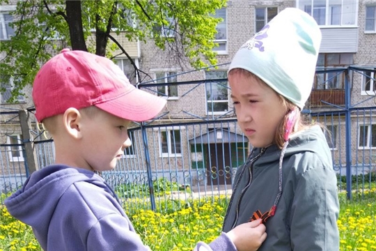 Воспитанники старшей группы "Радуга" присоединяются к всероссийской акции "Георгиевская ленточка"