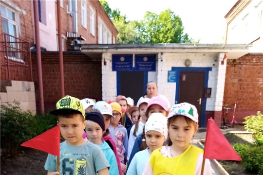 19 мая ребята подготовительных и старших групп познакомились с экспонатами мини музея, организованного в СОШ N 18 г. Чебоксары