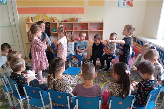Коррекционно-развивающее занятие с детьми средней группы "Умка" на тему: "Я расту, изменяюсь". 