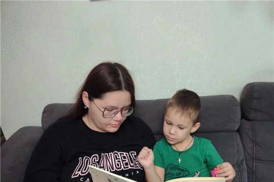 Семьи воспитанников детского сада принимают участие в республиканской акции "Почитай, мне мама".