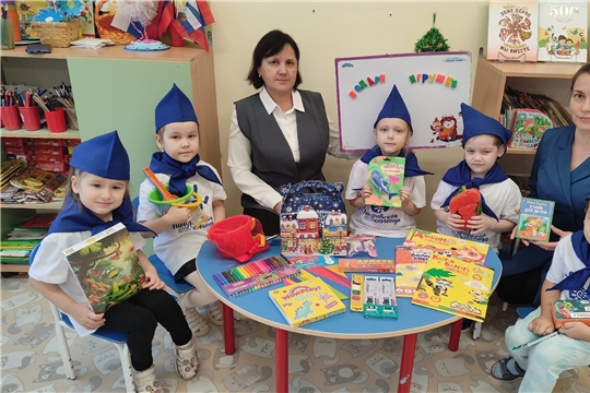 Тимуровская команда детского сада продолжает принимать участие в городской акции "Подари игрушку другу".