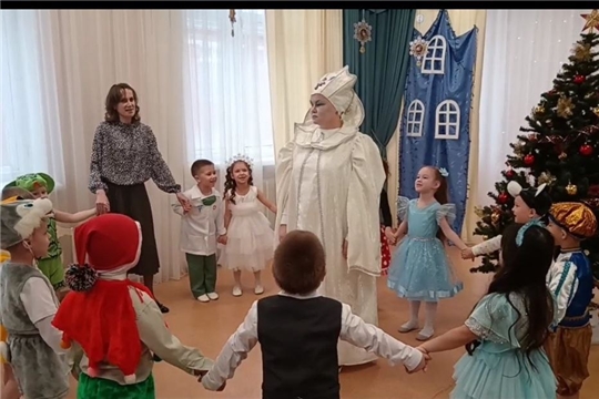 Новогодний утренник группы ТЕРЕМОК "В Стране Снежной Королевы". 