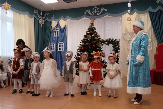 "Новогодний сундучок" утренник в группе УМКА