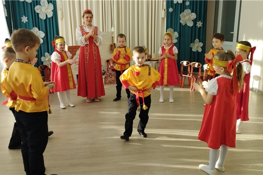 "Посиделки в русской горнице"