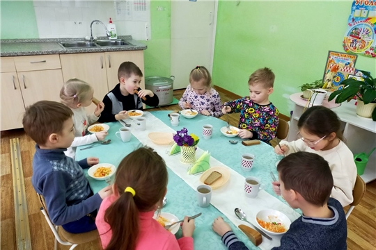 Дошкольники знакомятся с пользой свежих овощей и фруктов в зимний перитод