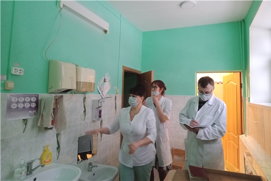 Проведена плановая проверка соблюдения требований охраны труда в учреждении