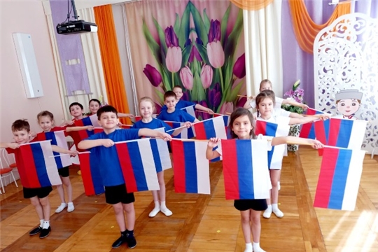Флешмобом «Наш дом Россия»
