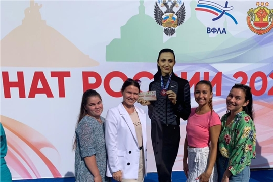 Участники церемонии открытия чемпионата России по лёгкой атлетике