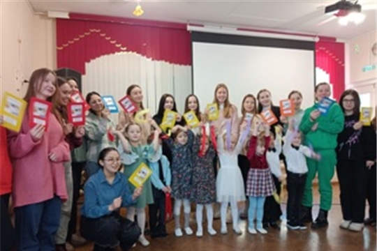 По родному краю с рюкзаком шагаю