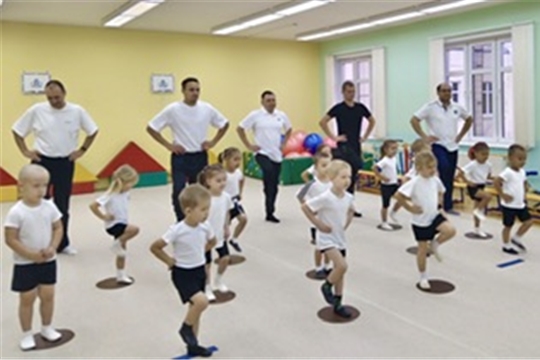 Зарядка с папами