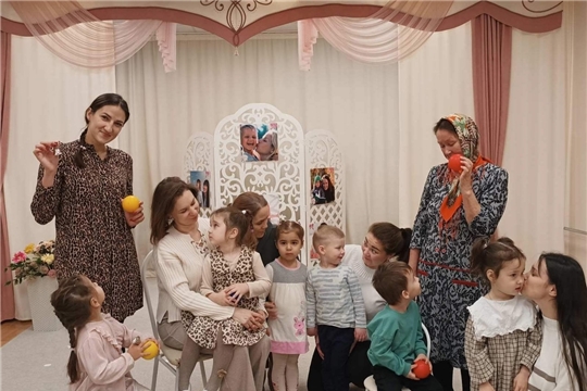 Совместное музыкальное занятие с мамами