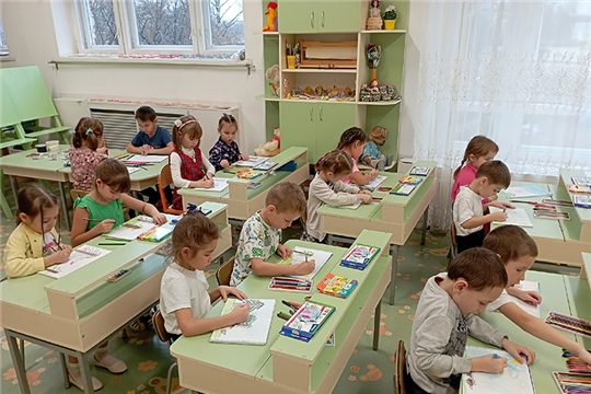 Рисование одно из любимых занятий дошкольников - это отлично знает опытный педагог Наталия Сакова
