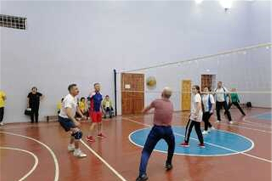СОСТОЯЛИСЬ СОРЕВНОВАНИЯ ПО ВОЛЕЙБОЛУ СРЕДИ КОМАНД ОБРАЗОВАТЕЛЬНЫХ УЧРЕЖДЕНИЙ БАТЫРЕВСКОГО РАЙОНА