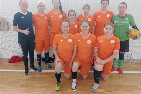 08 декабря с.г. в спортзале АУ ФСК "Восток" проводились игры очередного тура конкурса среди жителей города Чебоксары по массовому мини-футболу "Футбол - игра народная" 3-его дивизиона. Инструктор по спорту- Михайлов В.Э.