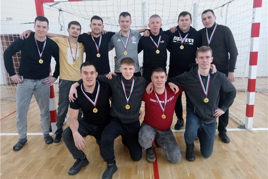 22 декабря с.г. в спортзале АУ ФСК "Восток" проводились игры очередного тура конкурса среди жителей города Чебоксары по массовому мини-футболу "Футбол - игра народная" 3-его дивизиона. Инструктор по спорту- Михайлов В.Э.