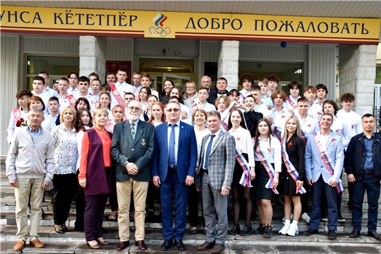 В добрый путь, выпускники! В Чебоксарском училище олимпийского резерва прозвенел последний звонок