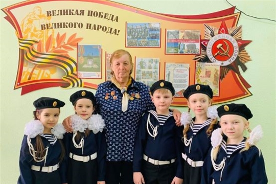 Участие в акции "Цветок Ветерану"