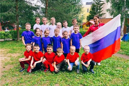 Отмечаем День российского флага!