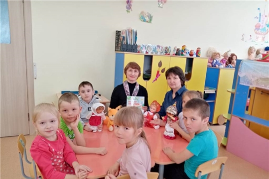 Громкие чтения в рамках фестиваля-конкурса «Литературная Чувашия: самая читаемая книга года» в А. Сюрбеевской сельской библиотеке
