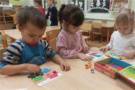 Безопасность при игре с мелкими предметами